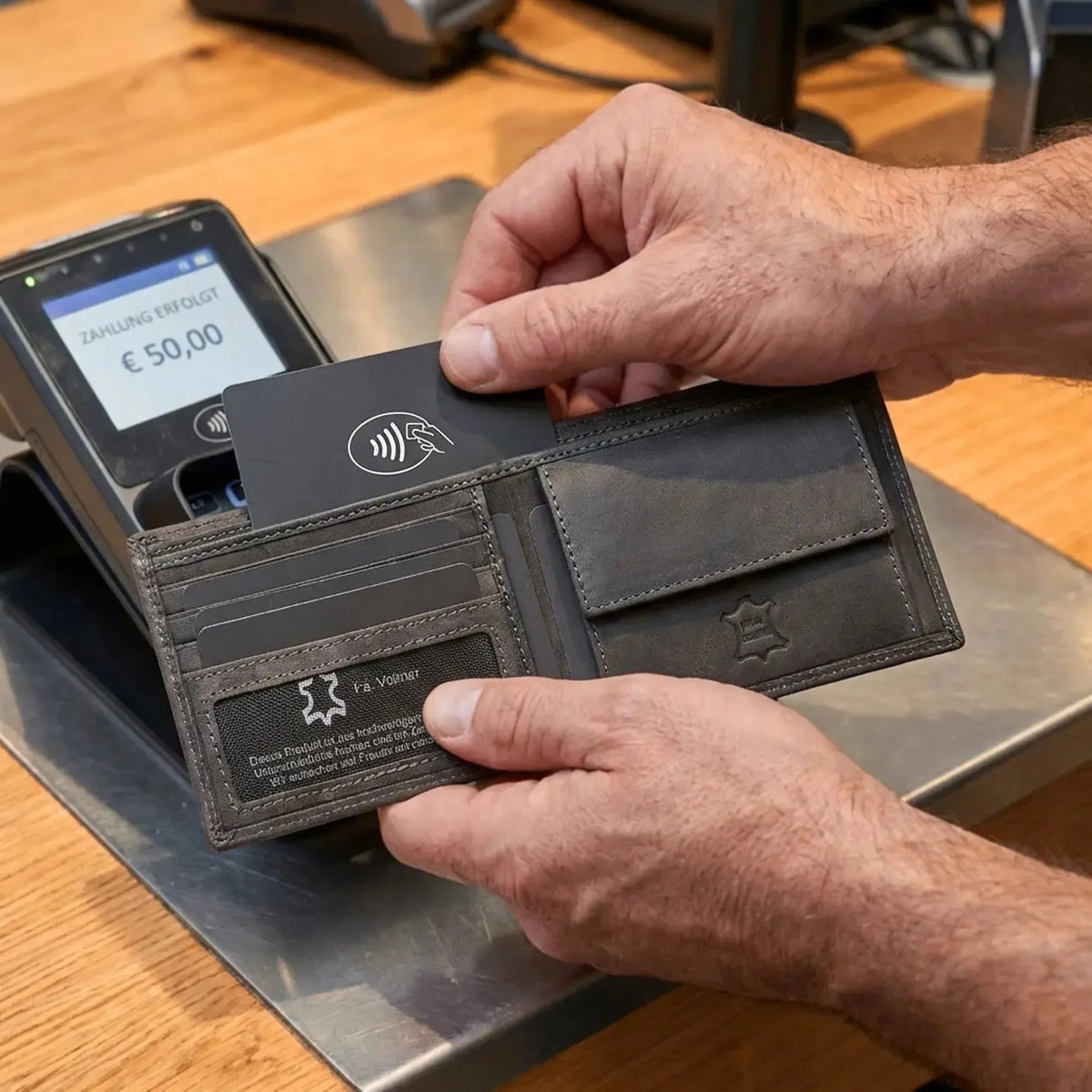 Pánská kožená peněženka s RFID ochranou – extra pevné dvojité švy – 6 přihrádek na kreditní karty | VO8
