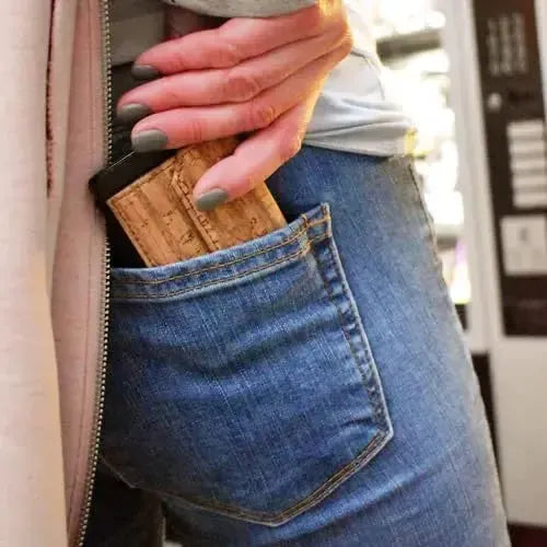 Estuche para tarjetas POP-UP con compartimento para monedas de corcho – Protección RFID – Mini billetera con espacio para 8 tarjetas | Vallejo