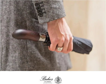 Automatik Taschen-Regenschirm mit Holzgriff – sturmfest & windsicher – Herren & Damen – Designed in Britain