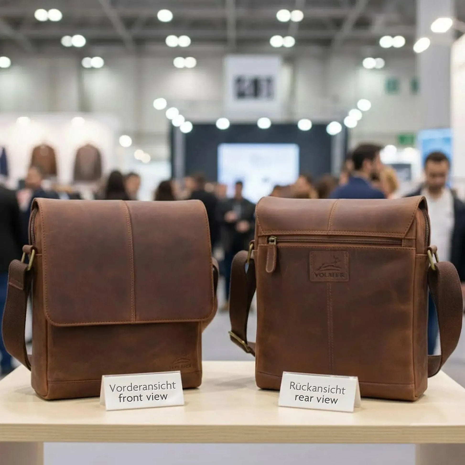 Umhängetasche Echtleder – Handgefertigte Messenger Bag für 11" Tablet & Business | Vigo