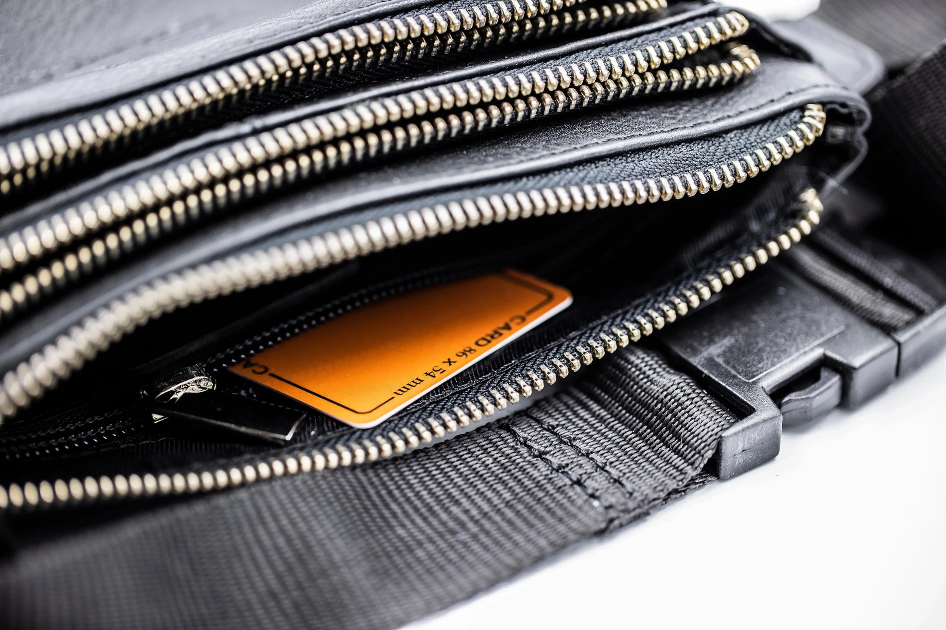 Bauchtasche Leder – 3 große Fächer | Portland
