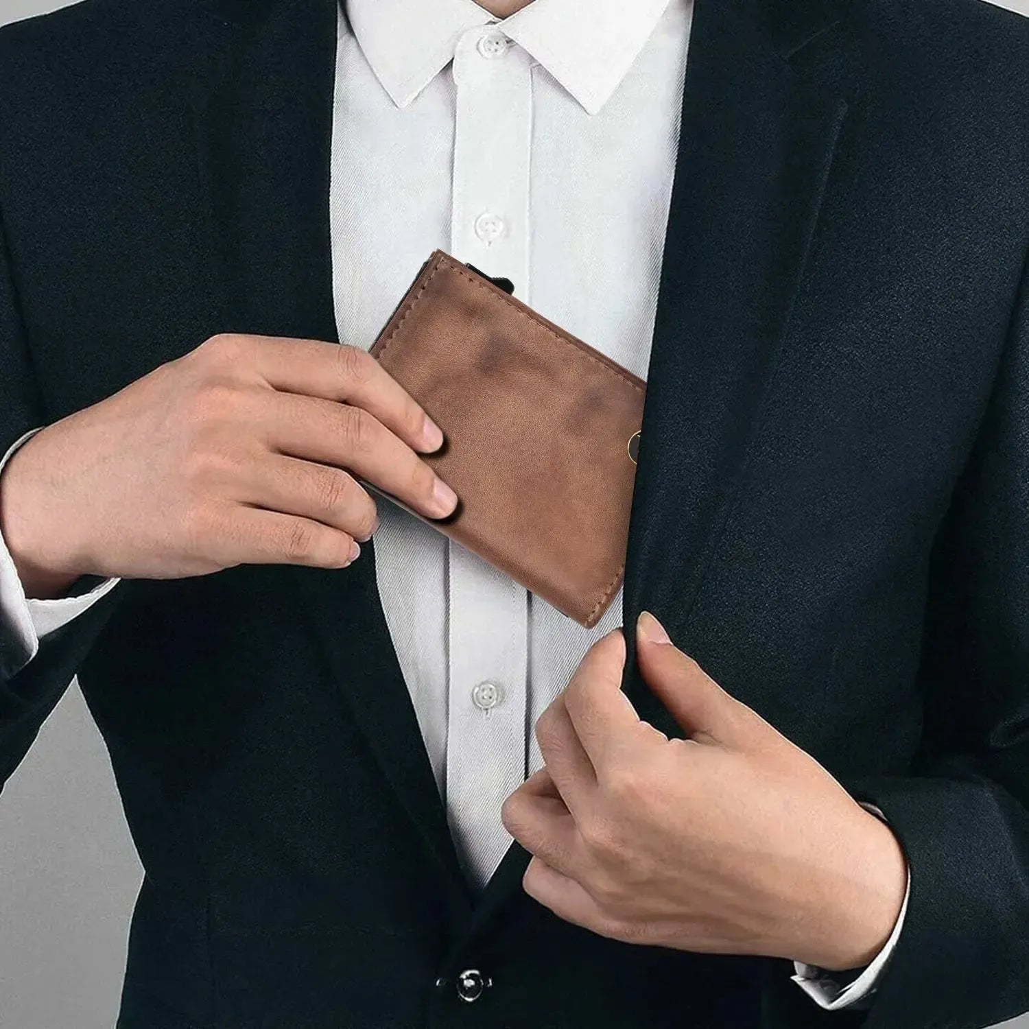 Pop-up card holder with coin pocket made of leather – space for 11 cards – bill compartment – RFID protection | VO44